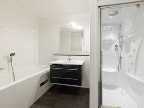 Apartment | Badezimmer