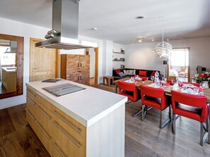 Apartment | Private kitchen | High chair - Apartment in Gerlos Next to the ski Slope (Gerlos)