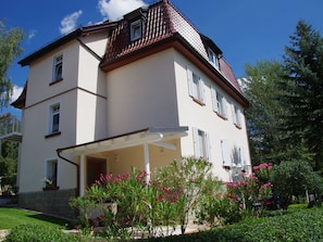 Exterior - Apartment in Mülsen With Balcony, Heating, Garden Furniture (Muelsen)