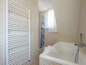 Bathroom - Detached Villa in Traditional Style near Bad Bentheim (Bad Bentheim)