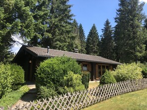 Exterior - Wooden Bungalow With Oven, in Oberharz Near a Lake (Clausthal-Zellerfeld)