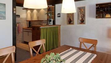 House | Dining