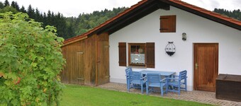 Holiday Home with 2 Living Areas, Garden, near Passau & Austria
