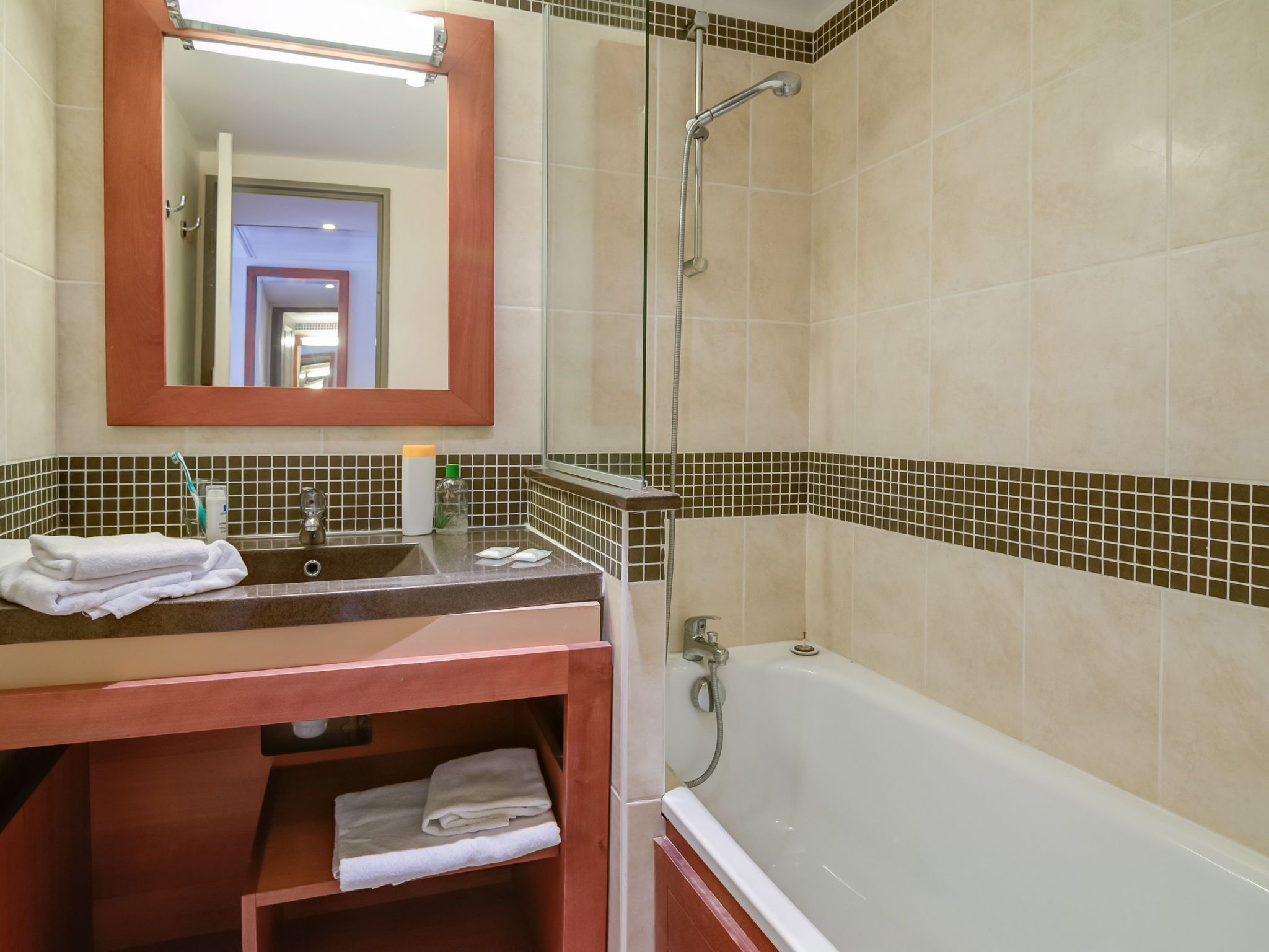 Apartment | Bathroom | Towels