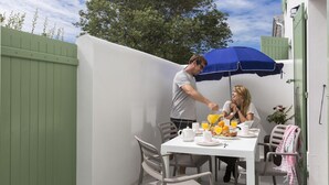 Apartment | Balcony - Nice Apartment on the Island of Ile de Re (Rivedoux-Plage)