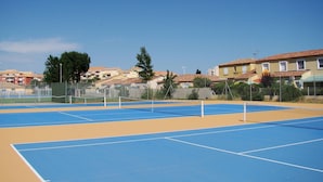 Sport court - Quaint Mobile Home With AC in Quaint, and Green Camargue (Le Grau-Du-Roi)