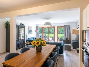 Dining - Apartment in French Alps With Wellness Centre (Abondance)