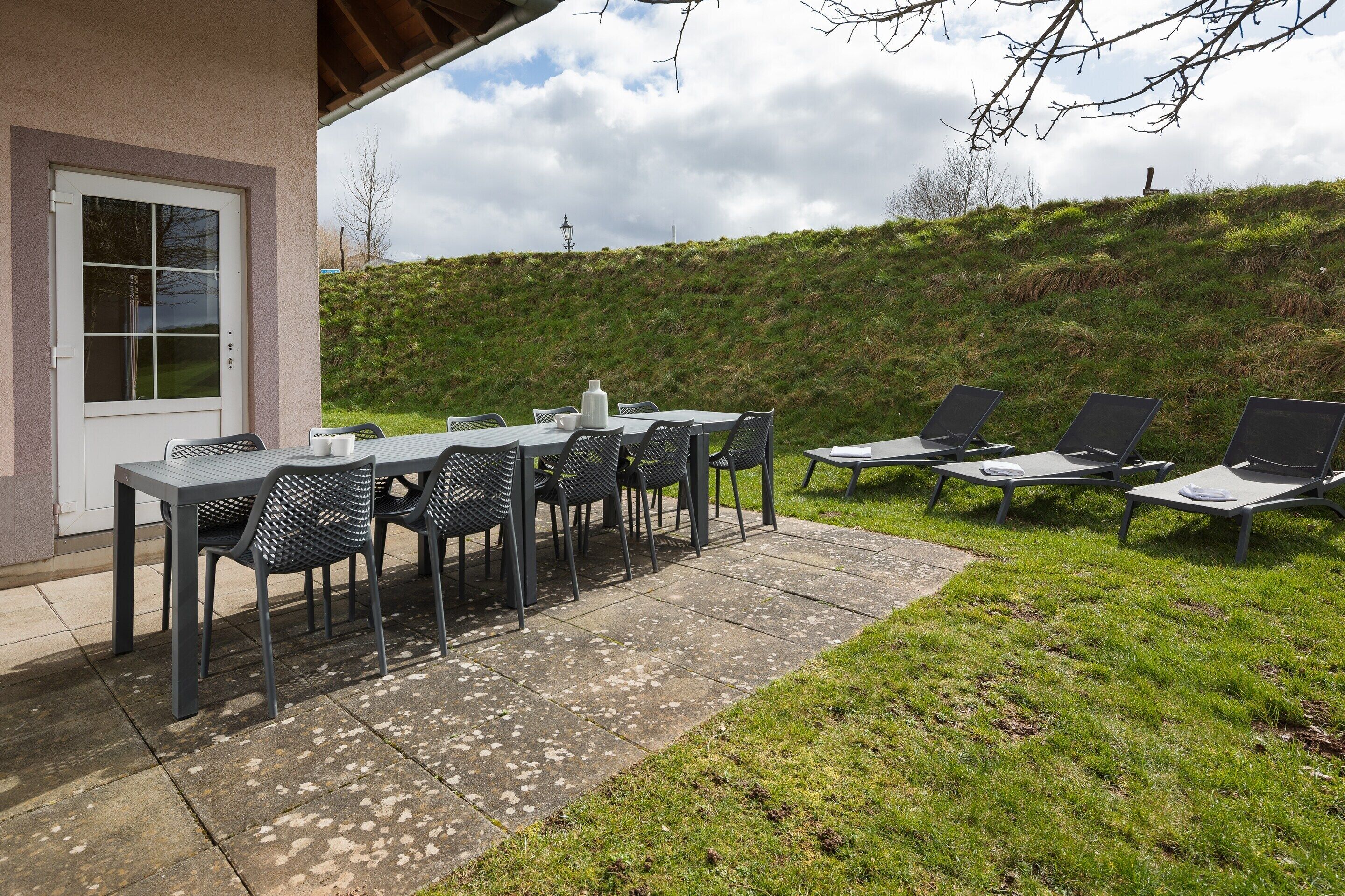 Biệt thự | Ban công