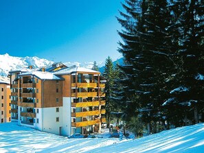 Exterior - Alpine Studio w/ Balcony (Morillon)