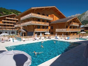 Exterior - Chalet in La Clusaz With Spa & Pool (La Clusaz)