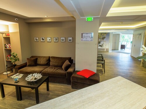 Comfortable Apartment With Dishwasher, on the Côte D'azur
