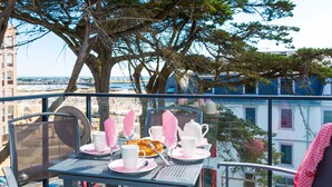 Unclassified image, 2 of 11, button - Apartment in La Baule With Sea View (Pornichet)