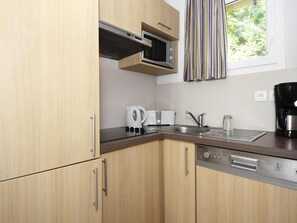 House | Private kitchen - Holiday Home in Sarlat Near Grottes de Lascaux (Sarlat-la-Canéda)