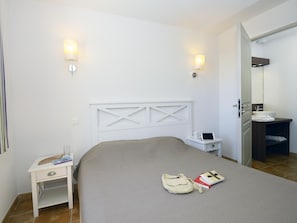 House | Room amenity - Holiday Home in Sarlat Near Grottes de Lascaux (Sarlat-la-Canéda)