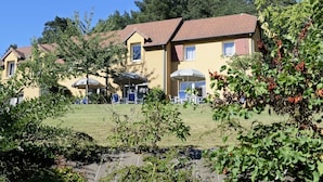 House | Exterior - Holiday Home in Sarlat Near Grottes de Lascaux (Sarlat-la-Canéda)