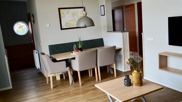 House | Dining