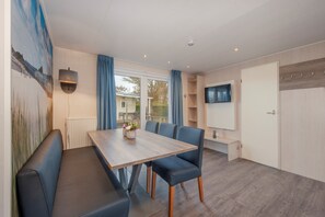 Chalet | Living room - Chalet Near the Beach With Dishwasher (Kamperland)