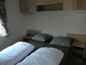 Chalet | 2 bedrooms, individually furnished - Chalet Near Loonse and Drunense Dunes (Udenhout)