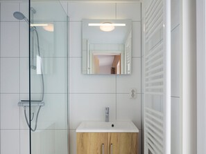 Bathroom - Chalet at Roompot Beach Resort Near the Coast (Kamperland)