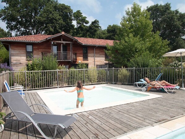 Apartment | Pool | Outdoor pool - Nice Apartment With Wifi Located 2.5 km. From the Beach (Messanges)