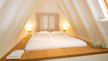 House | 1 bedroom, individually furnished, bed sheets