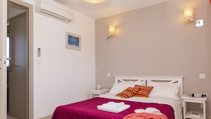 House | Room amenity - Holiday Park in Corsica With Terrace Homes (Belgodere)