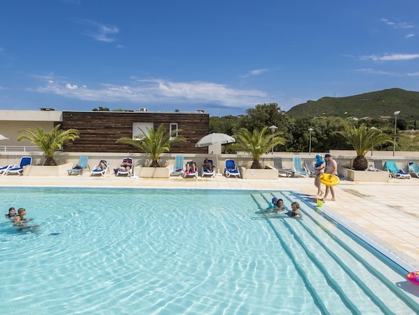 Pool - Holiday Park in Corsica With Terrace Homes (Belgodere)