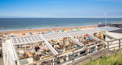 Thatched Villa With Wifi, sea at 1 km in Cosy Domburg