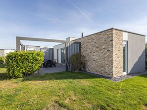 Bungalow | Exterior - Single Storey Lodge With Dishwasher, Near the Beach (Callantsoog)