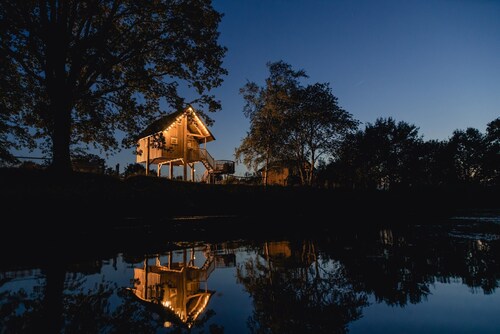 Fine Chalet near Water with Woodfired Hot Tub