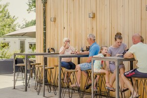 Bungalow | Outdoor dining - Fine Chalet near Water with Woodfired Hot Tub (Zuna)
