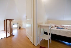 Casa | 2 quartos, individualmente mobiliados, roupa de cama