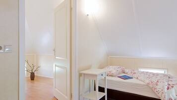 2 bedrooms, individually furnished, bed sheets