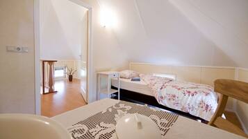 House | 2 bedrooms, individually furnished, bed sheets