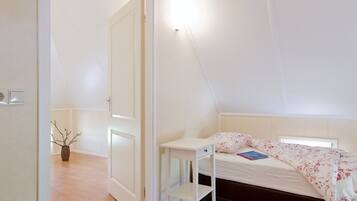 Huis | 2 slaapkamers, individueel gemeubileerd, beddengoed