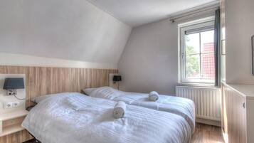 Villa | 4 bedrooms, individually furnished, bed sheets