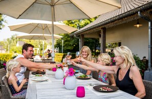House | Outdoor dining - Beautiful House With Garden (Hellendoorn)
