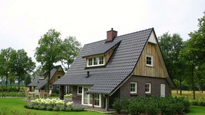House | Exterior - Beautiful House With Garden (Hellendoorn)