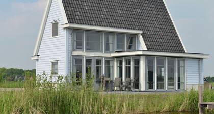 Modern House With a Jetty, Located in Beautiful Giethoorn