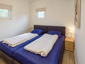 2 bedrooms, individually furnished, bed sheets