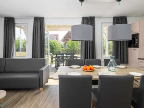 Villa | Living room - Villa in Arcen With Free Thermal Bath Access (Arcen)