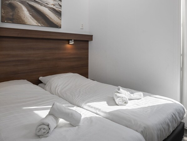 Bungalow | 3 bedrooms, individually furnished - Bungalow in Zeebad Near the Beach (Breskens)