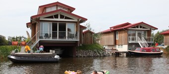 Detached Villa With Spa Tub Near Leeuwarden