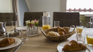 Unclassified image, 3 of 19, button - Comfortable Apartment With a Smart TV Near the Beach (Midsland)