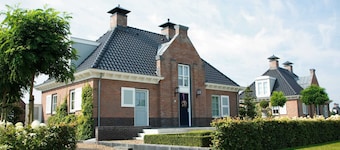 Stately, Luxury Villa With 2 Bathrooms, Near Appelscha