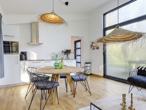 Chalet | Dining - Getaway With Covered Veranda (Enter)