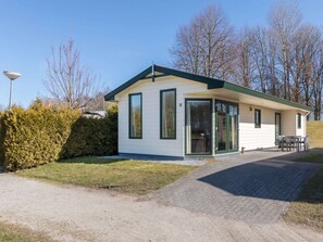 Chalet | Exterior - Well Furnished Mobile Home with Dishwasher near Water (Gasselternijveen)