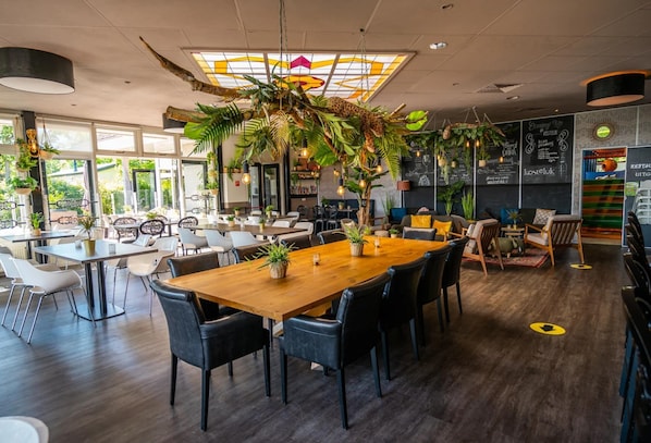 Chalet | Dining