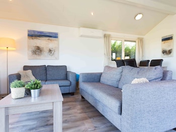 Comfortable Chalet With Dishwasher, Near the Sea in Egmond