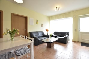 Living room - Spacious Home, Zierow (Zierow)